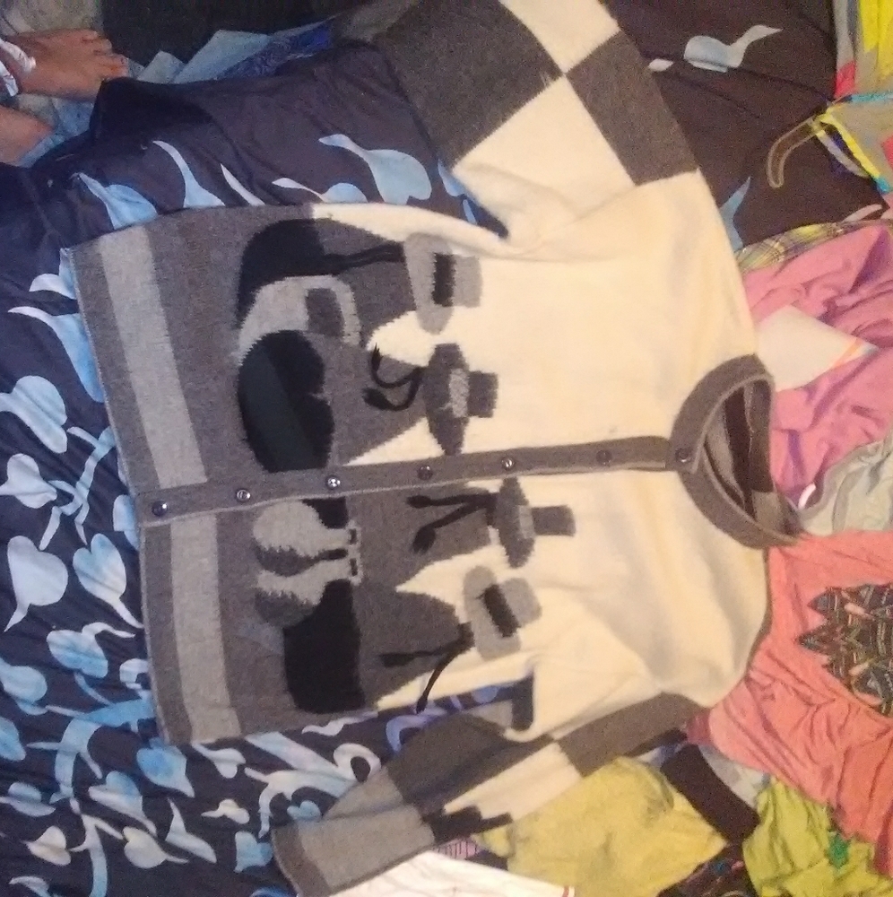 Women's sweater
